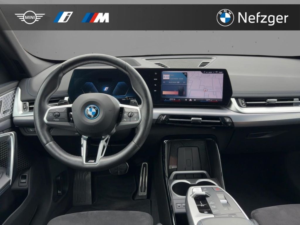 BMW X1 xDrive25e M Sport LED HUD AHK Lenkradheiz foto 9