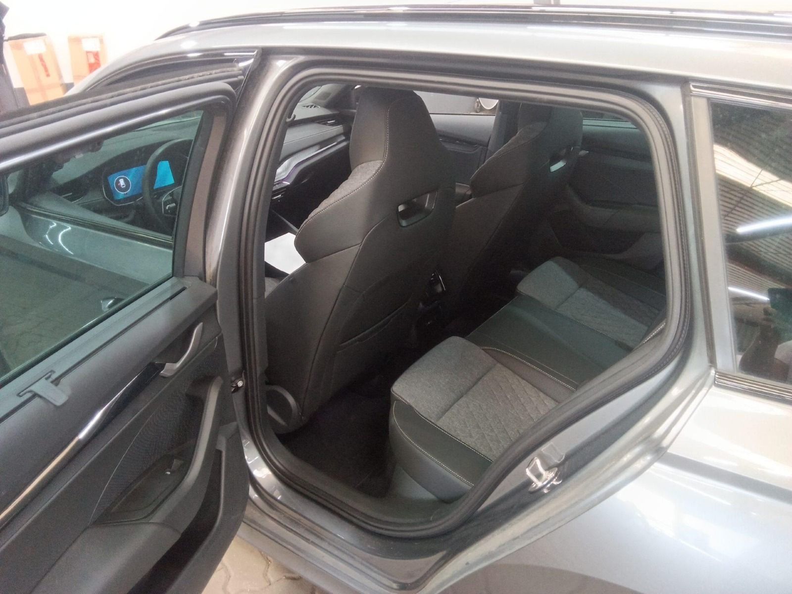 Skoda Octavia Combi 1.5 TSI e-Tec SPORTLINE*LED*STHZG* foto 10