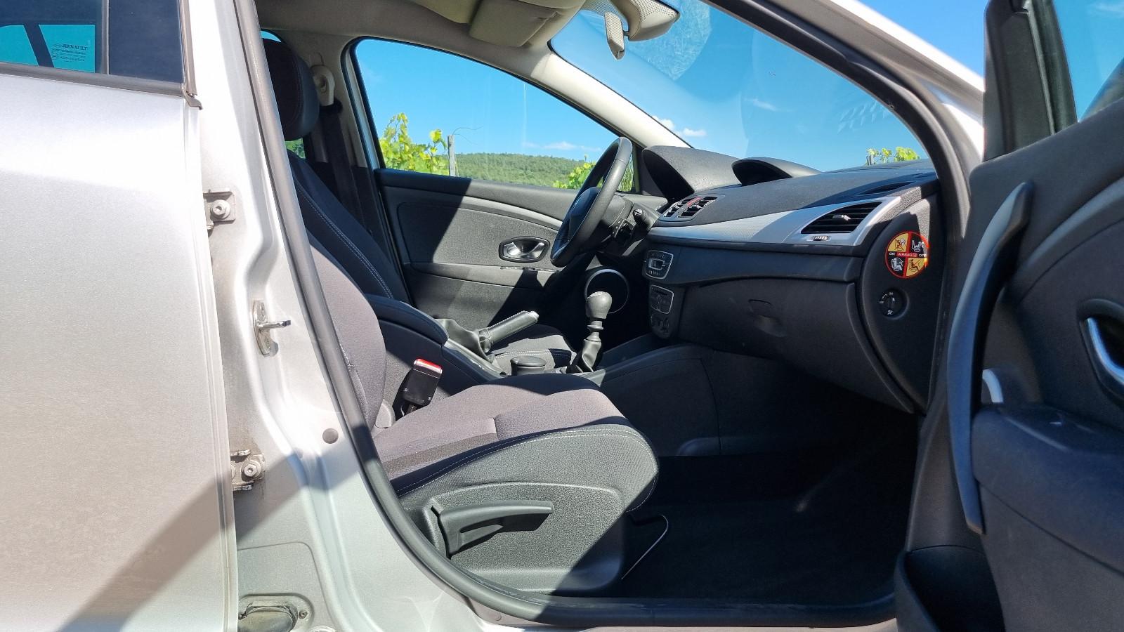 Renault Megane 2011 — photo 13