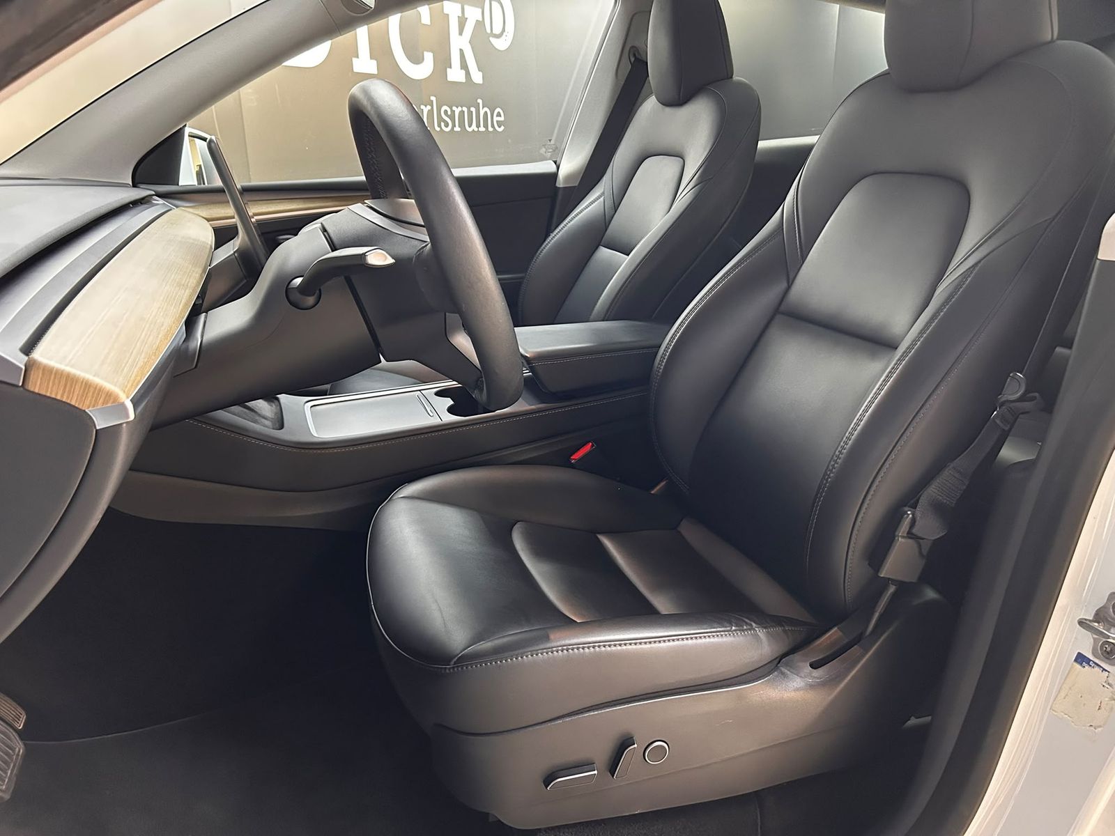 Tesla Model Y Long Range Dual AWD LED NAV SHZ 360 ACC foto 10