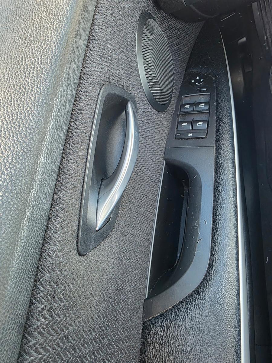 BMW 318 2009 — photo 14