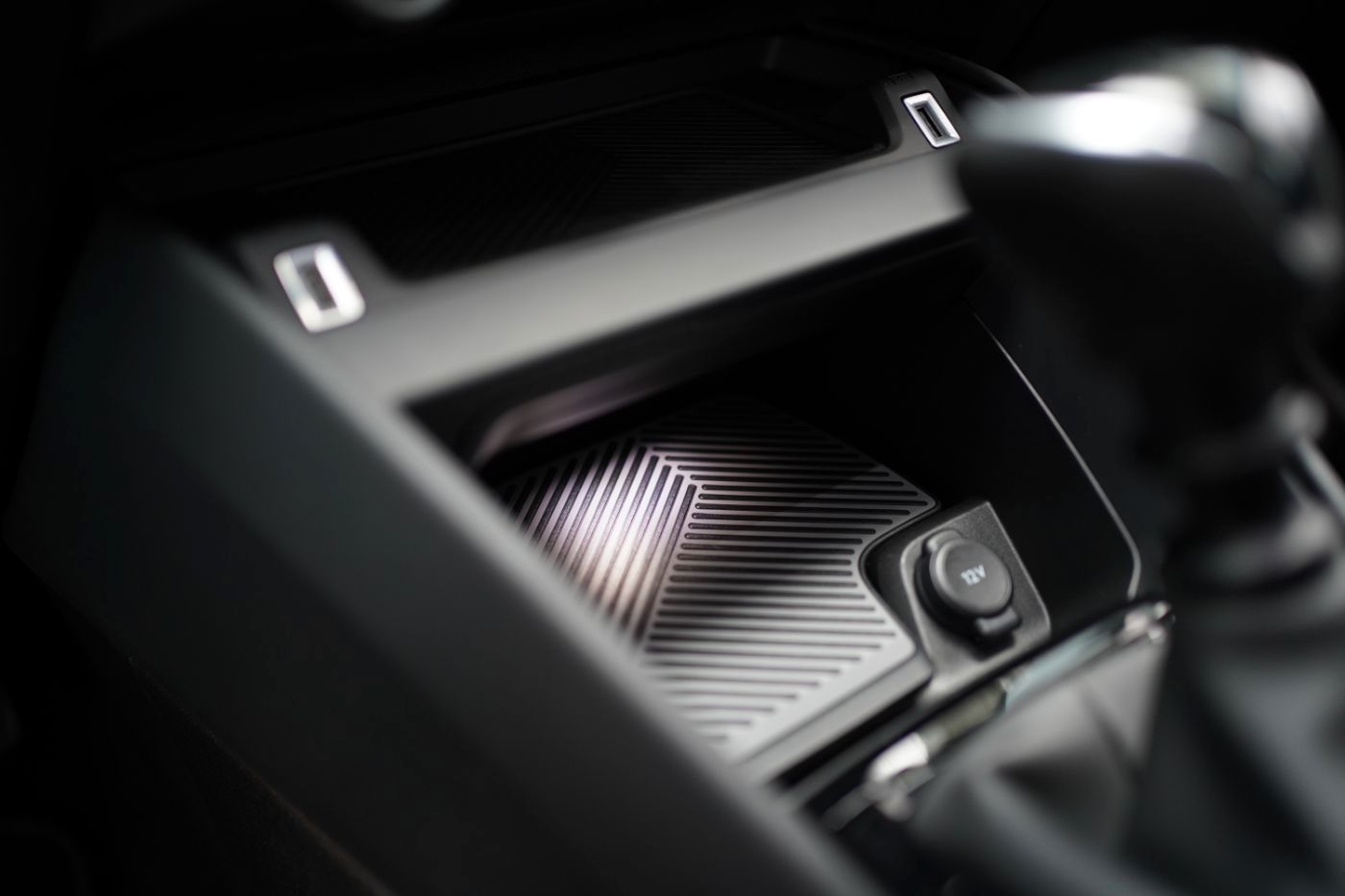 Fahrzeugabbildung Citroën C4 PureTech 130 Shine Anhängerkupplung Allwetter