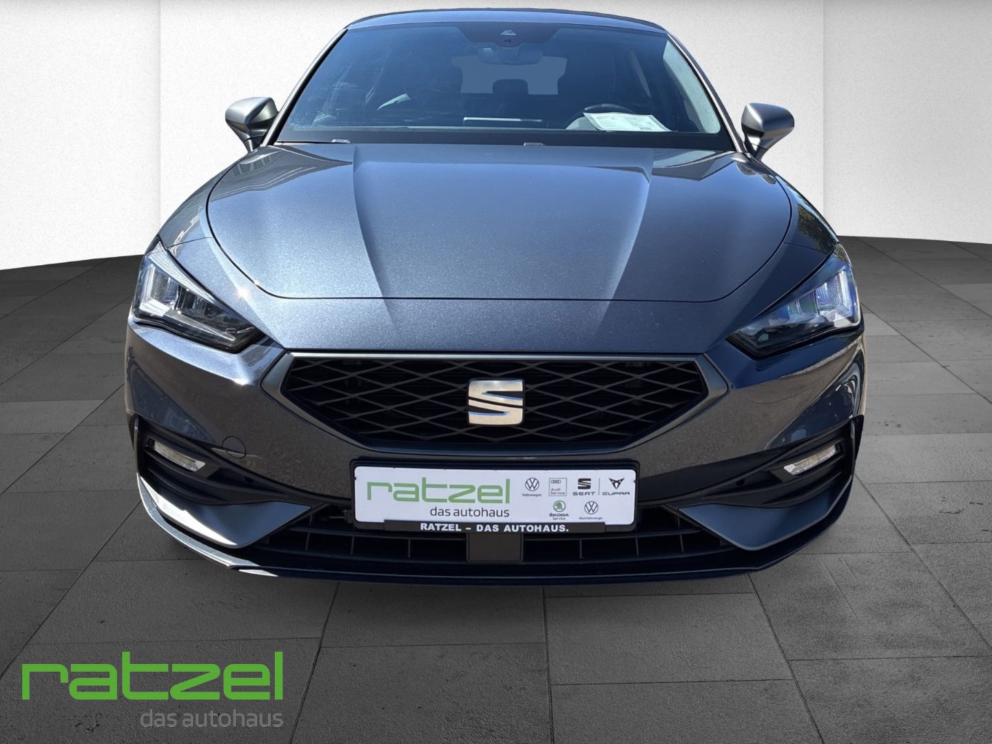 Fahrzeugabbildung SEAT Leon FR 1,5 eTSI 110 AHK Navi LED Digitales Cock