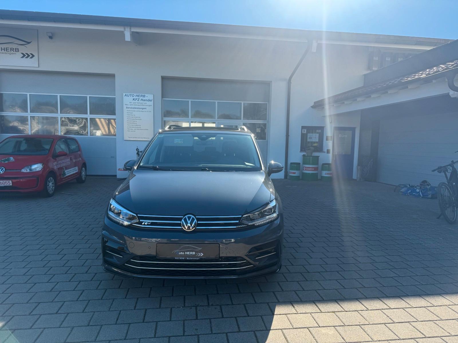 Volkswagen Touran Move 1,5 TSI +R Line+Pano+7Sitze+AHK+