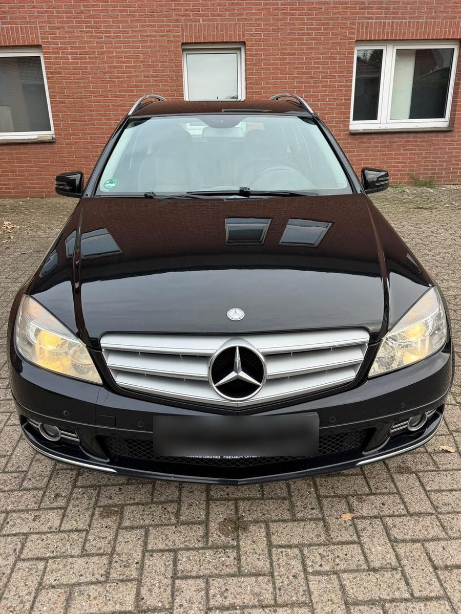 Mercedes-Benz 220