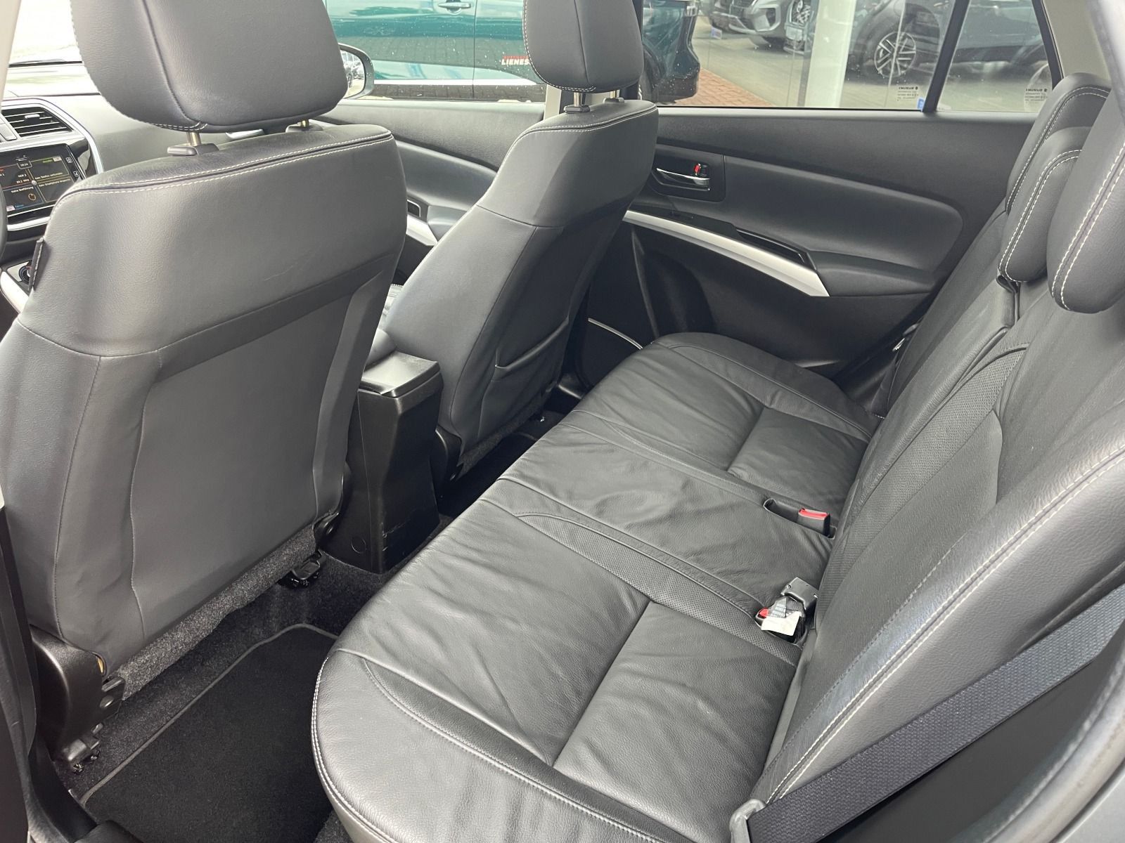 Fahrzeugabbildung Suzuki SX4 S-Cross Comfort+ 4x4/AHK/Allwetter