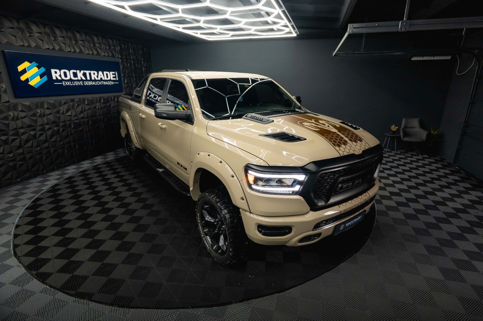 Fahrzeugabbildung Dodge RAM 5.7 V8 HEMI 4x4 OFFROAD LONGBED AXLE LOCK RC