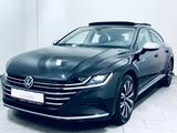 Volkswagen Arteon Elegance eHybrid * 1.H * PANO-DACH* 8xALU - mit Hybrid-Antrieb: Grau, Panorama-Dach, Limousine