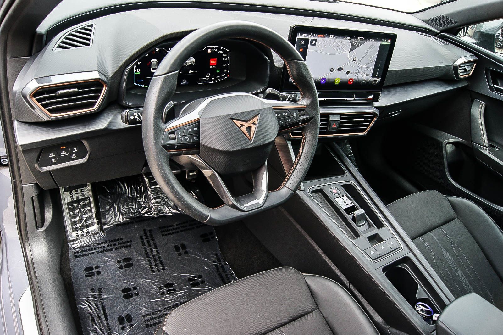 Fahrzeugabbildung CUPRA Leon Sportstourer e-Hybrid PANORAMA CARPLAY ACC