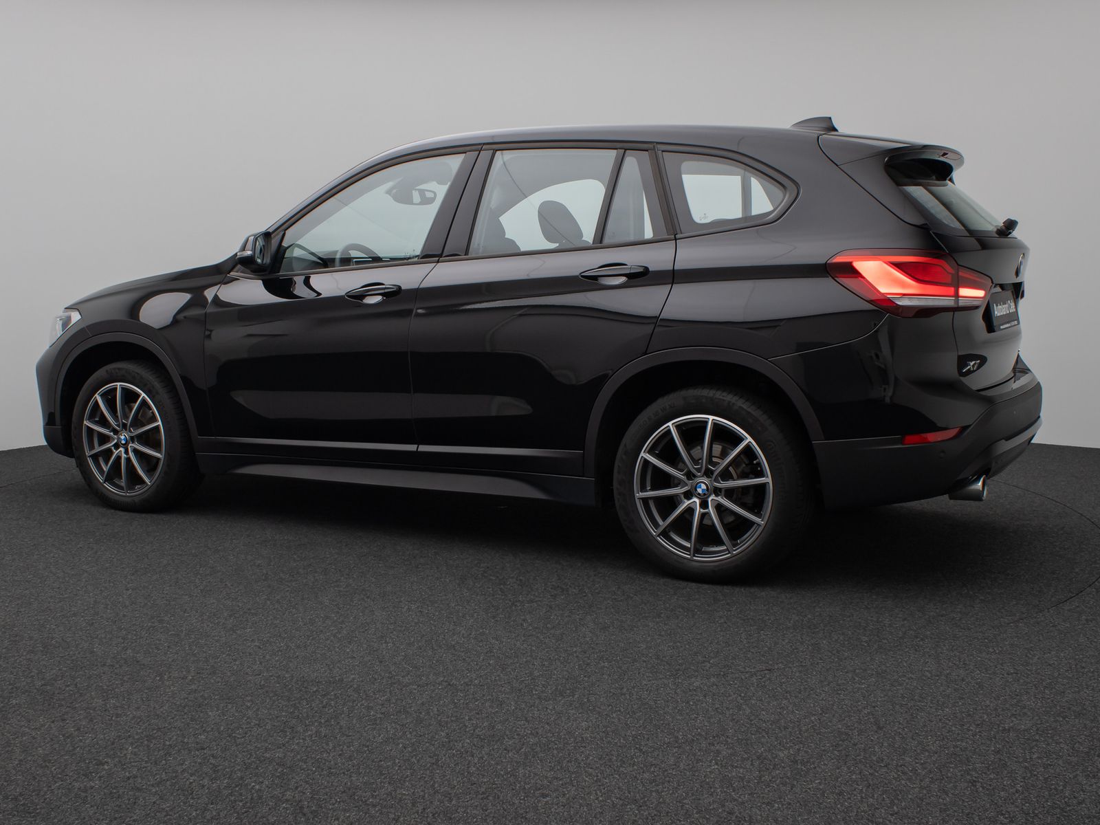 Fahrzeugabbildung BMW X1 sD18i Parkassistent DAB Sportsitz LED 18Zoll