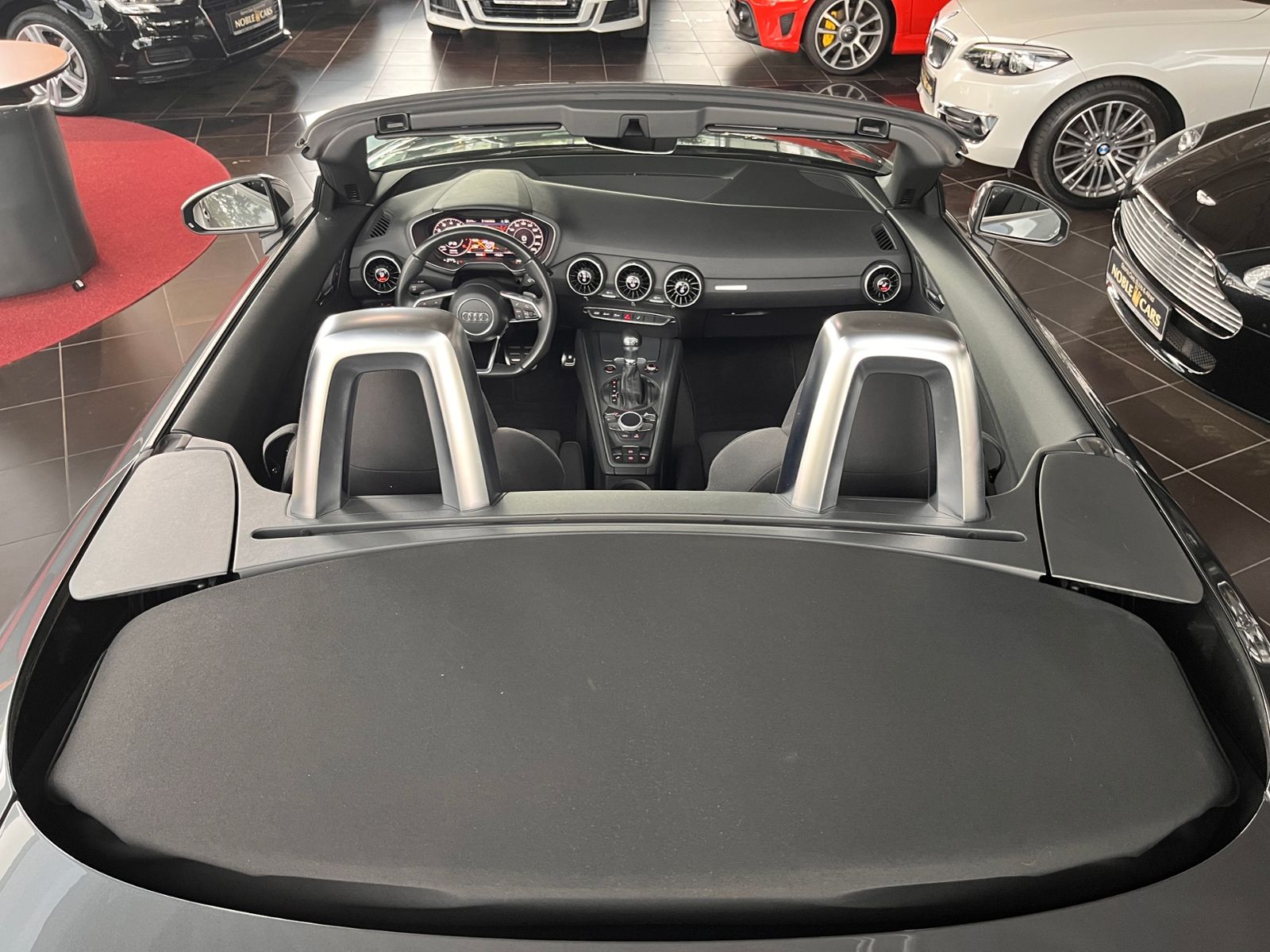 Fahrzeugabbildung Audi TT Roadster  45 TFSI quattro S line S tronic LED