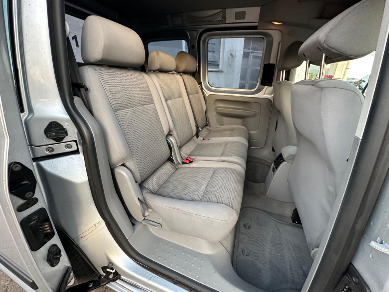Volkswagen Caddy Life 1,6l Benzin 7Sitze Klima AHK ohne TÜV
