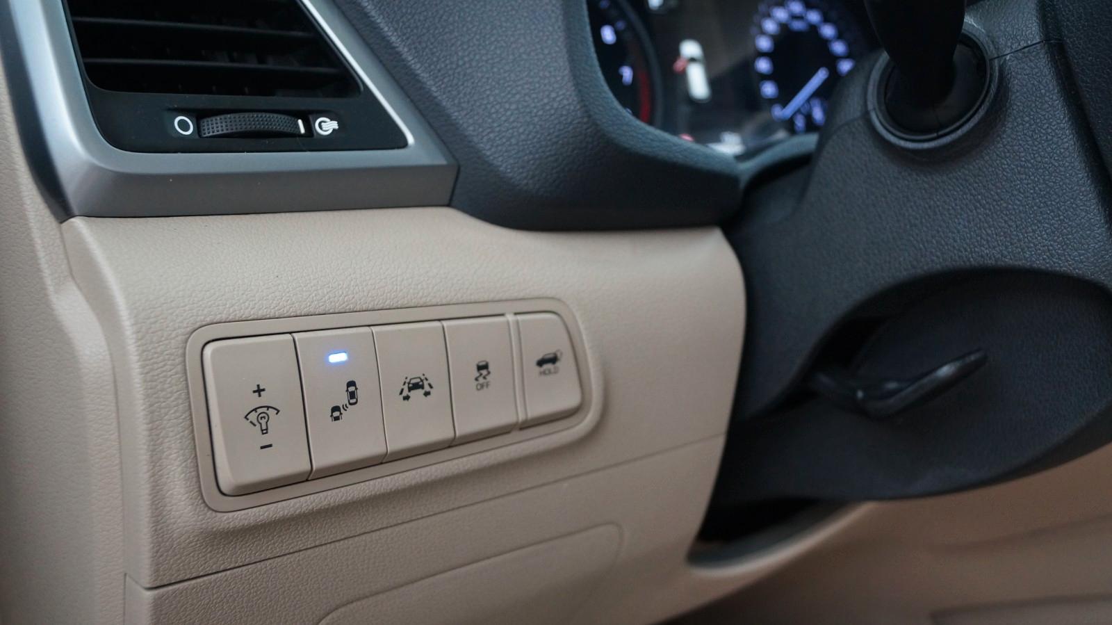 Hyundai Tucson Premium 4WD Automatik Kamera LED PDC BC