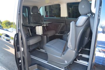 Mercedes V 220 - 9