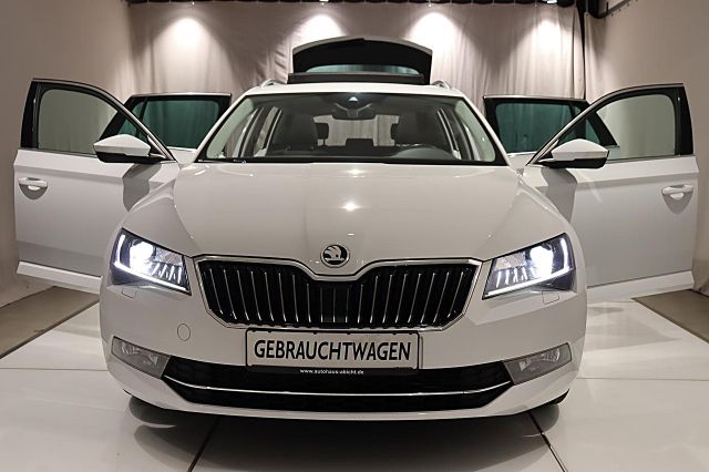 Superb Combi 1.8 TSI Style DSG AHK XENON NAVI KA