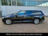 Volkswagen Passat Variant Elegance - mit Diesel-Antrieb: Schwarz, Alcantara, Beheizbares Lenkrad, Kombi