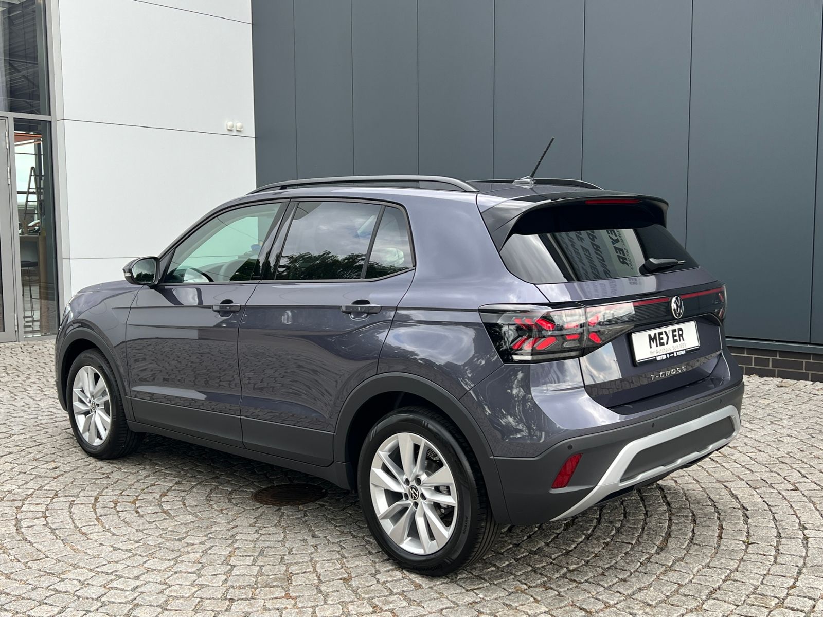 Fahrzeugabbildung Volkswagen T-Cross Life 1.5 TSI DSG *IQ.Light, Kamera, 17'-