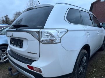 Mitsubishi Outlander - 4
