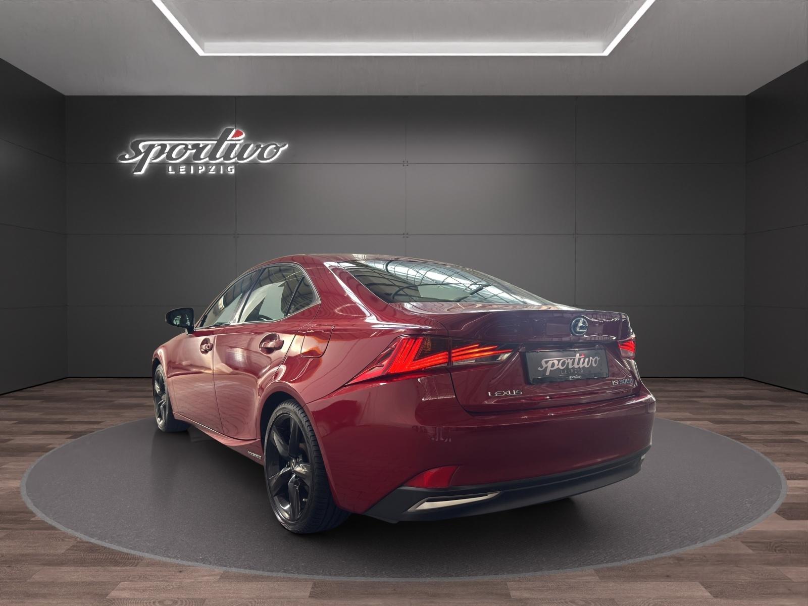 LEXUS IS 300H 2.5 HYBRIDE 181ch - GPS - PHARES LED - SIÈGES CHAUFFANTS - ANGLE MORT