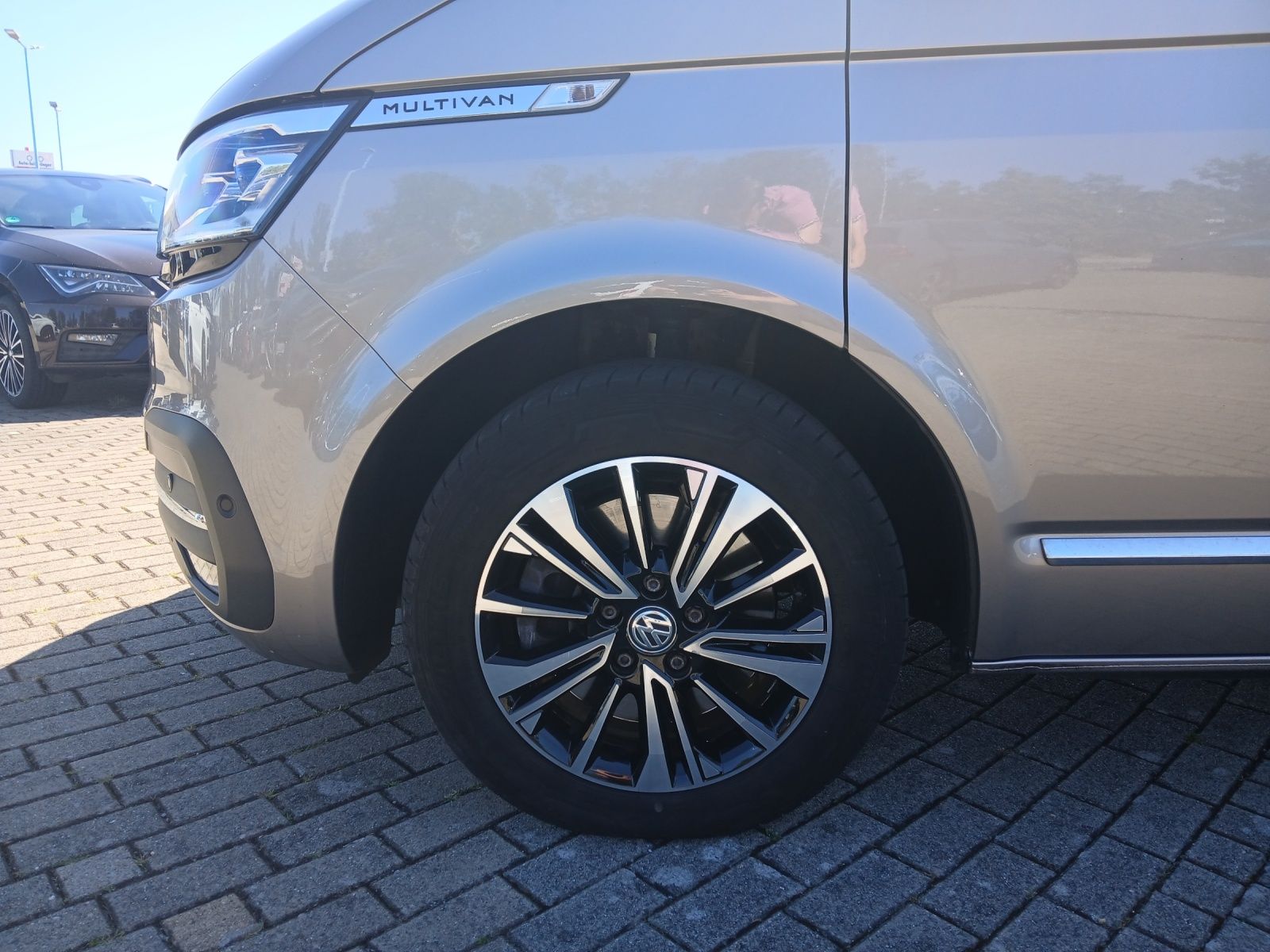 Fahrzeugabbildung Volkswagen T6 Multivan T6.1 TDI DSG 4-M Generation-Six STH
