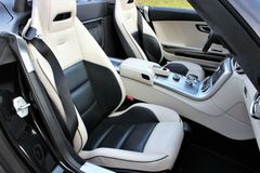 Fahrzeugabbildung Mercedes-Benz SLS AMG 6.2 V8 Roadster |  Airscarf | Kamera |