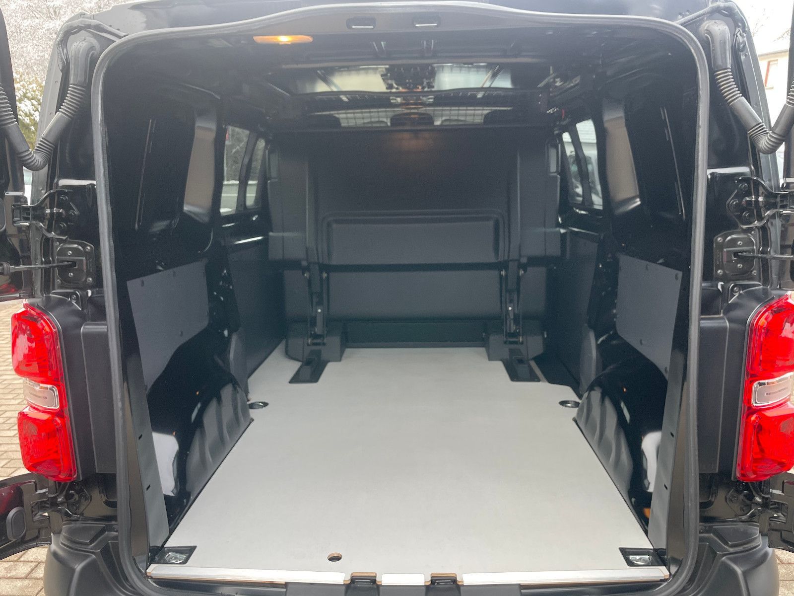 OPEL Vivaro, 2023, Diesel, 120 PS