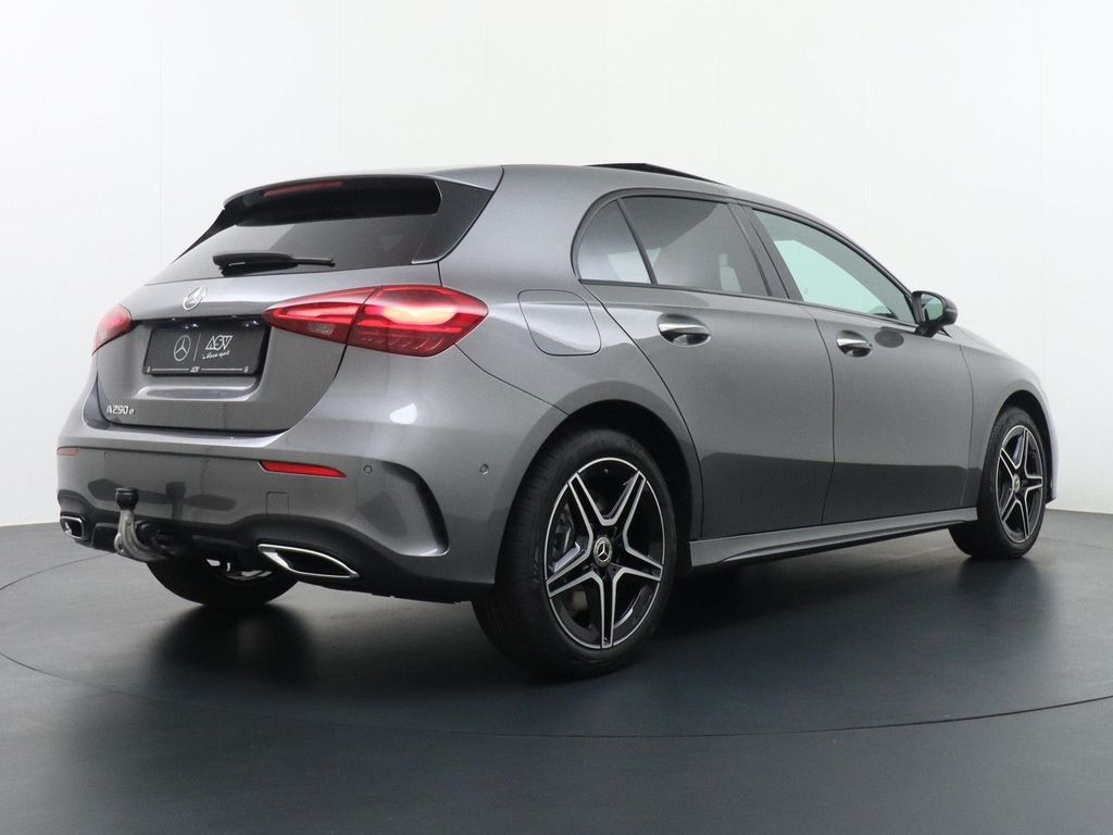 Mercedes-Benz A 250 e Star Edition AMG Line | Panorama - Schie