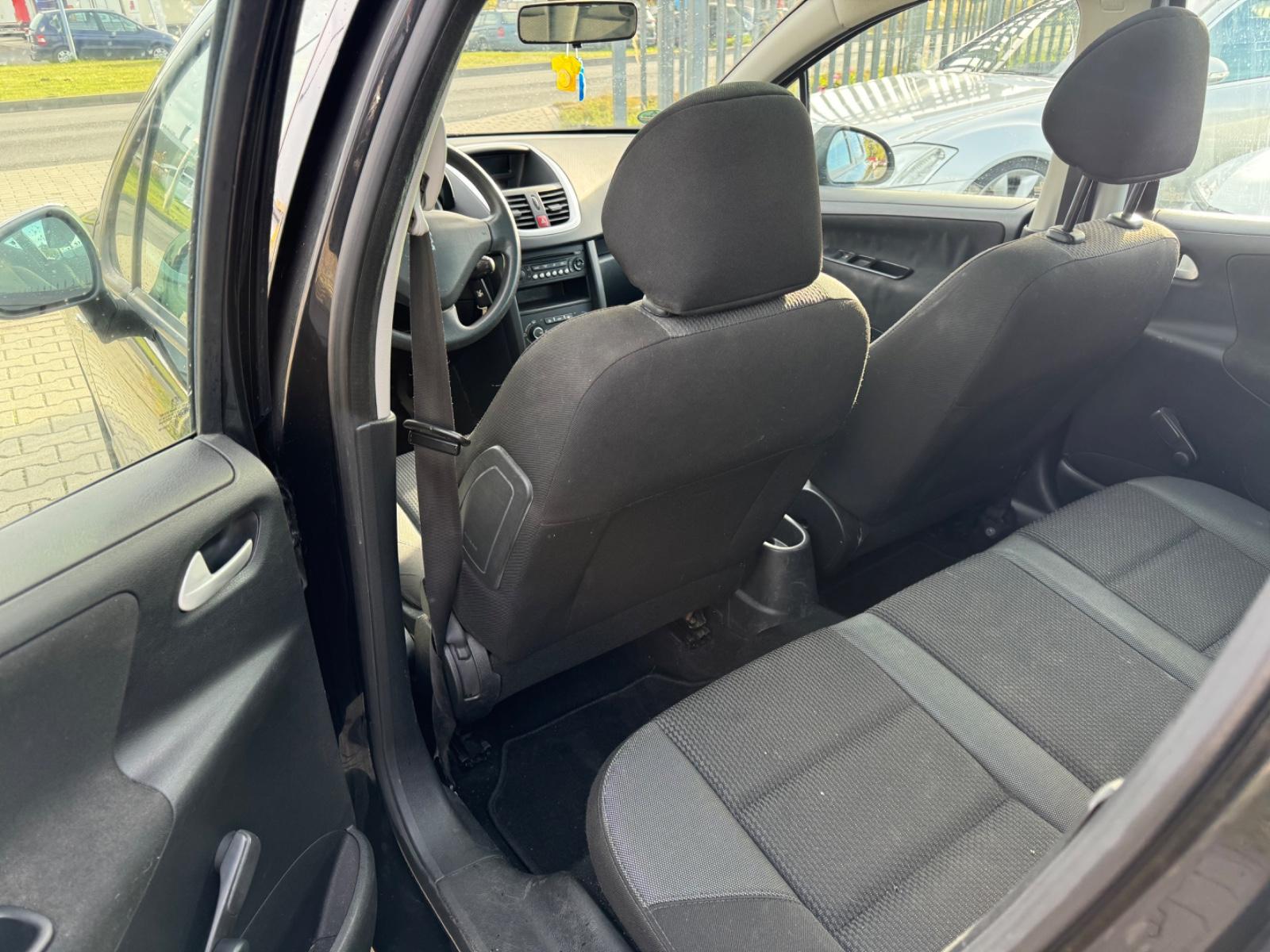 Peugeot 207 2010 — photo 7