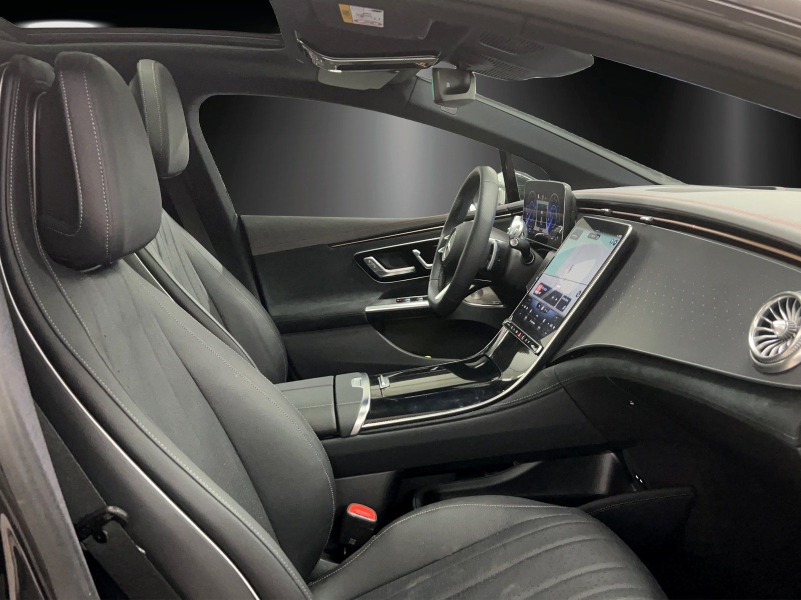Fahrzeugabbildung Mercedes-Benz EQE350 4M AMG Premium+ AIRMATIC RemotePark Night