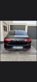 Volkswagen Passat 2.0 TDI SCR DSG Highline ACC LED NAVI - Volkswagen Passat mit Diesel-Antrieb: Schwarz