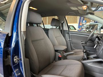 MYAUTOCENTER – Gebraucht- und Jahreswagen mit Werkstattservice in Pfaffenhofen Volkswagen Golf V Lim. Trendline *TÜV*Klima*