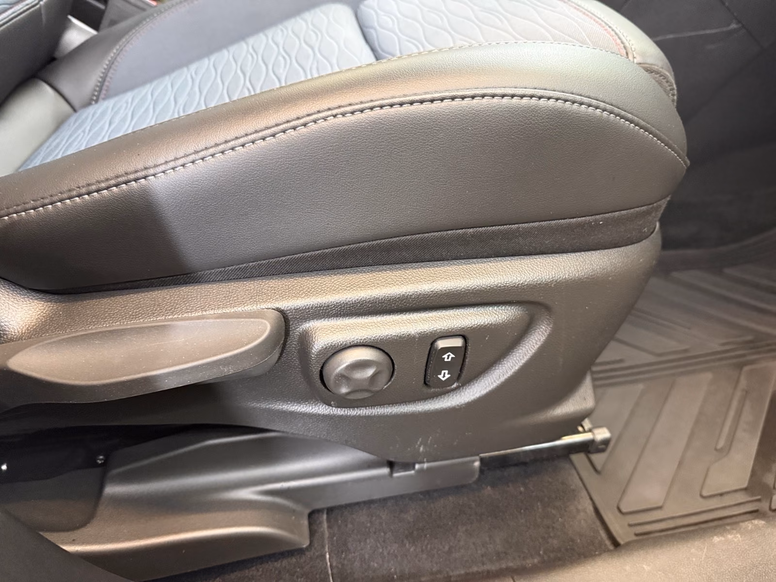 Opel Mokka Color Innovation AUTOMATIK/Navi/Klimaaut..