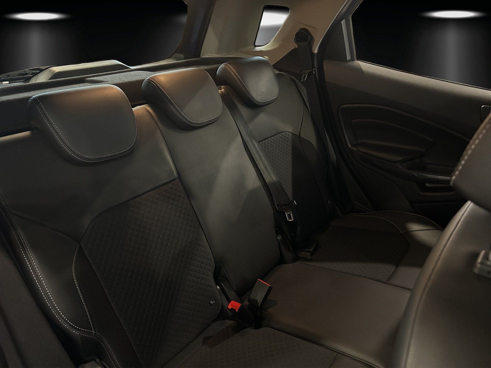 Fahrzeugabbildung Ford EcoSport 1.0 EcoBoost Titanium