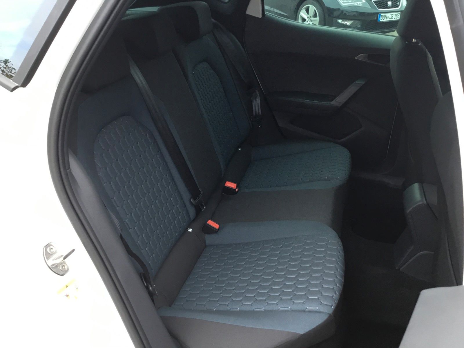 Fahrzeugabbildung SEAT Ibiza 1.0TSI Style DSG+ACC+16"+Navi+LED+FullLink