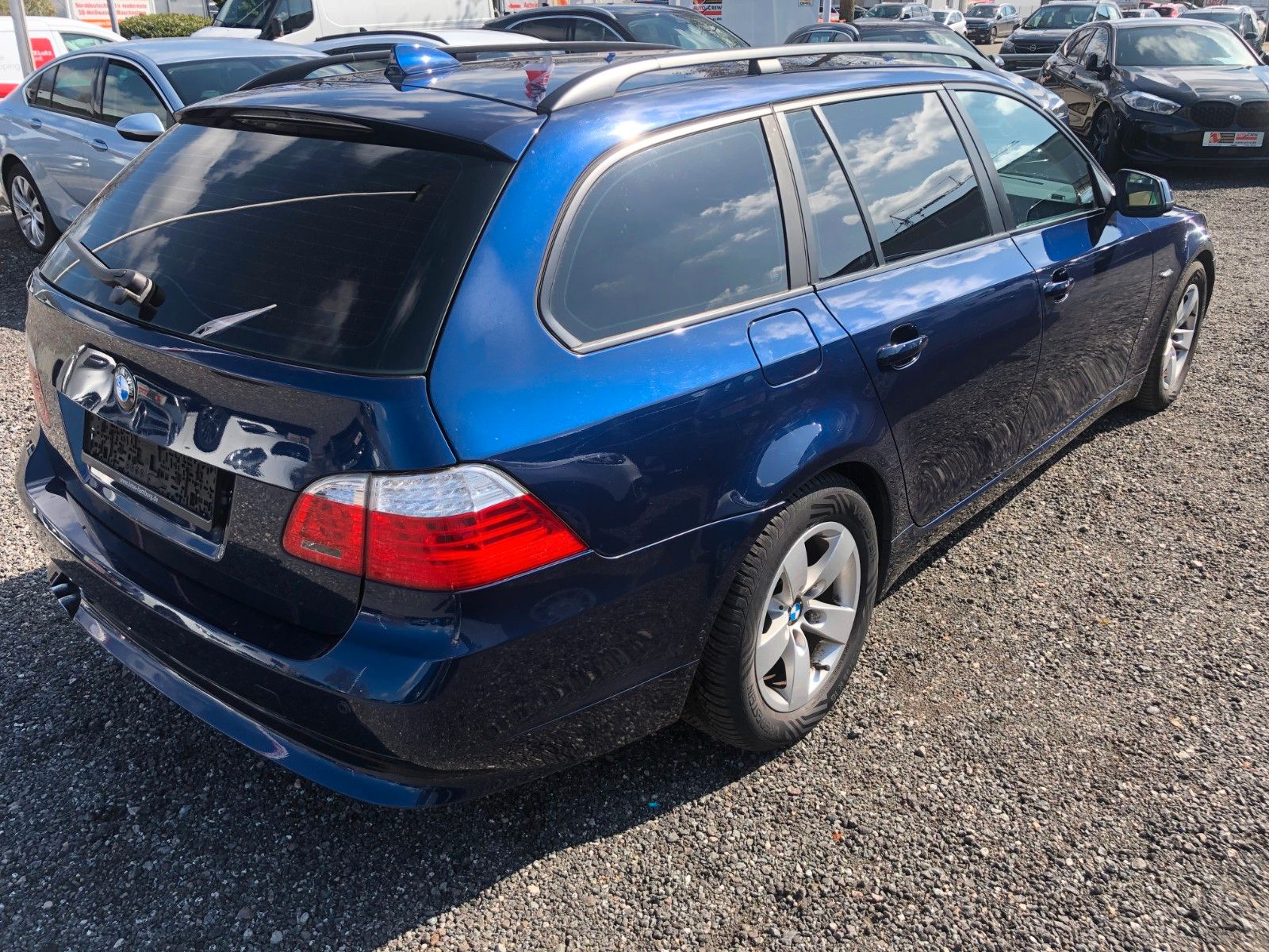 Fahrzeugabbildung BMW 525 Touring Shadow-Line