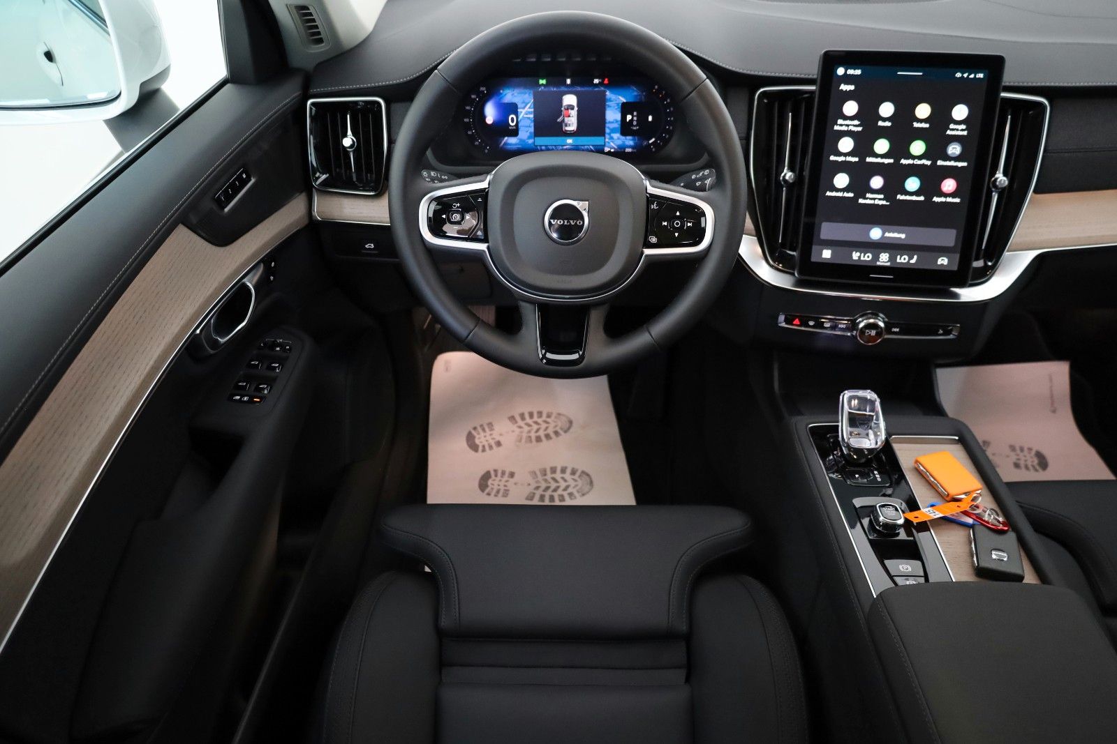 Fahrzeugabbildung Volvo XC90 Plus Bright AWD 7Si,Leder,Navi,LED,HUD,360°
