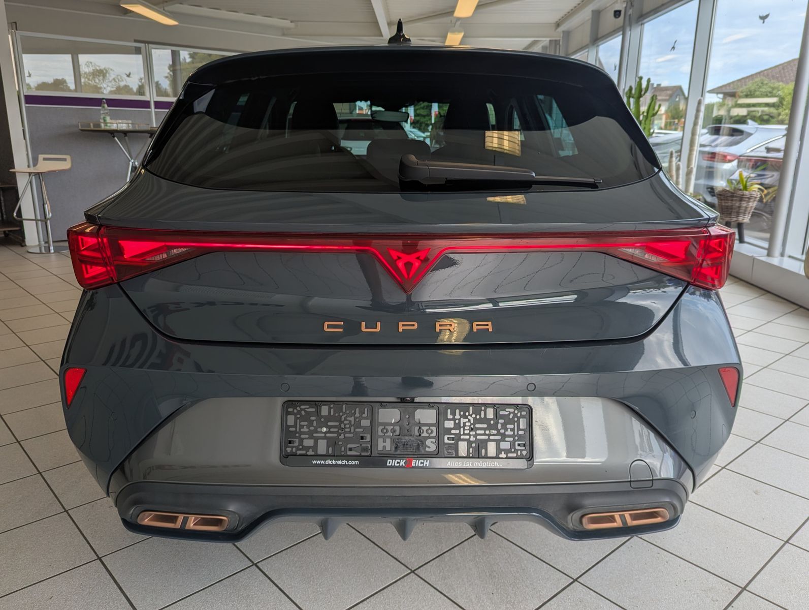 Fahrzeugabbildung CUPRA Leon 1.5 e-Hybrid Matrix Edge-Intelligent-Paket