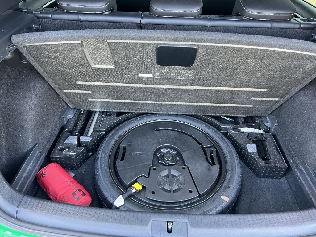 Fahrzeugabbildung Volkswagen Golf R 2.0 Akrapovic Original Sonderfarbe