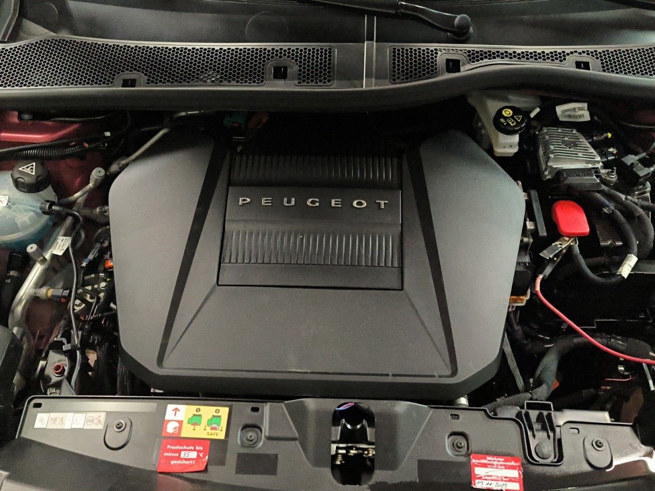 Fahrzeugabbildung Peugeot 2008 e- Allure GTline Navi Kamera