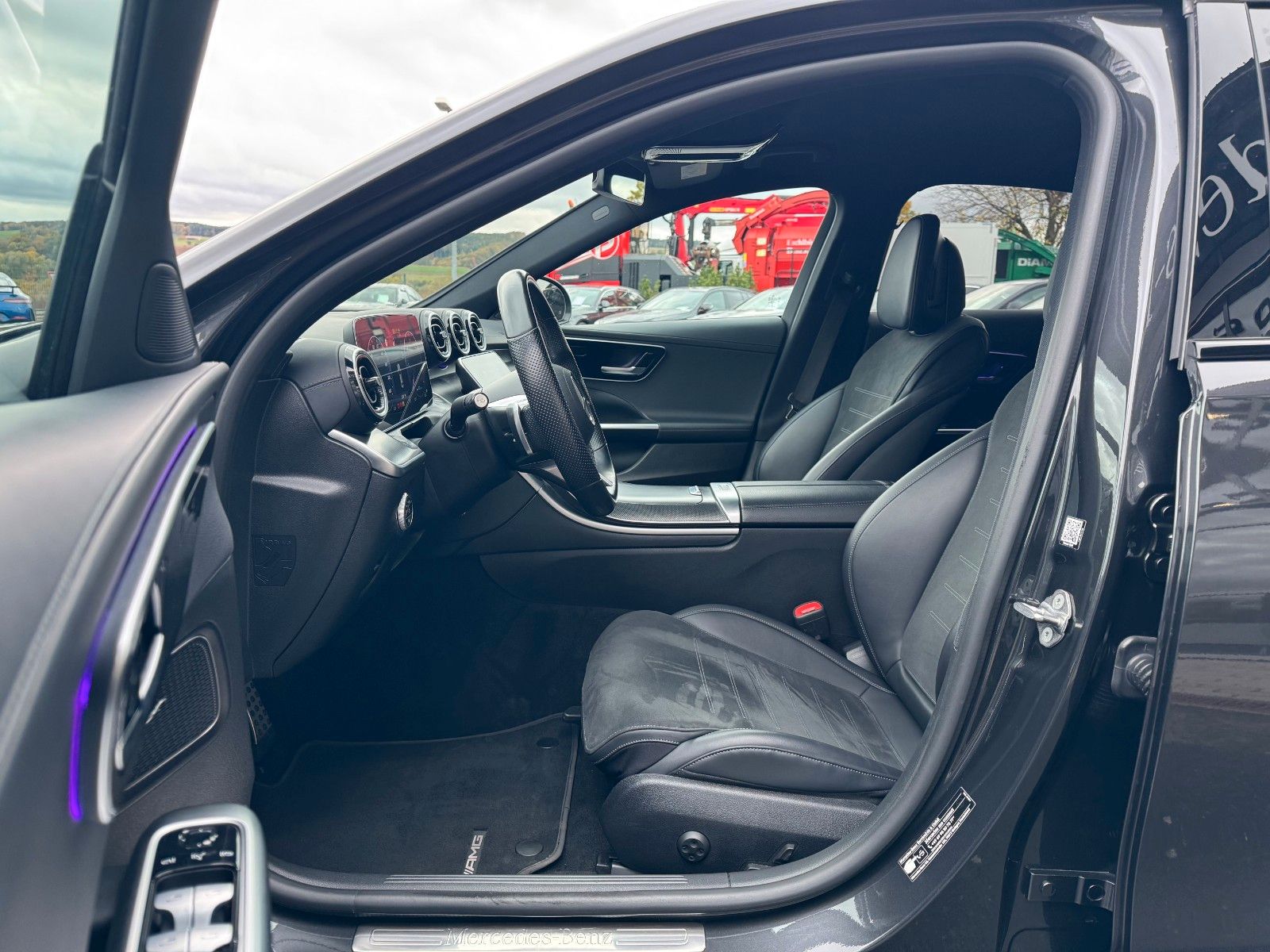 Fahrzeugabbildung Mercedes-Benz C 300d AMG+AHK+RFK+Ambiente+Night+SportfahrW