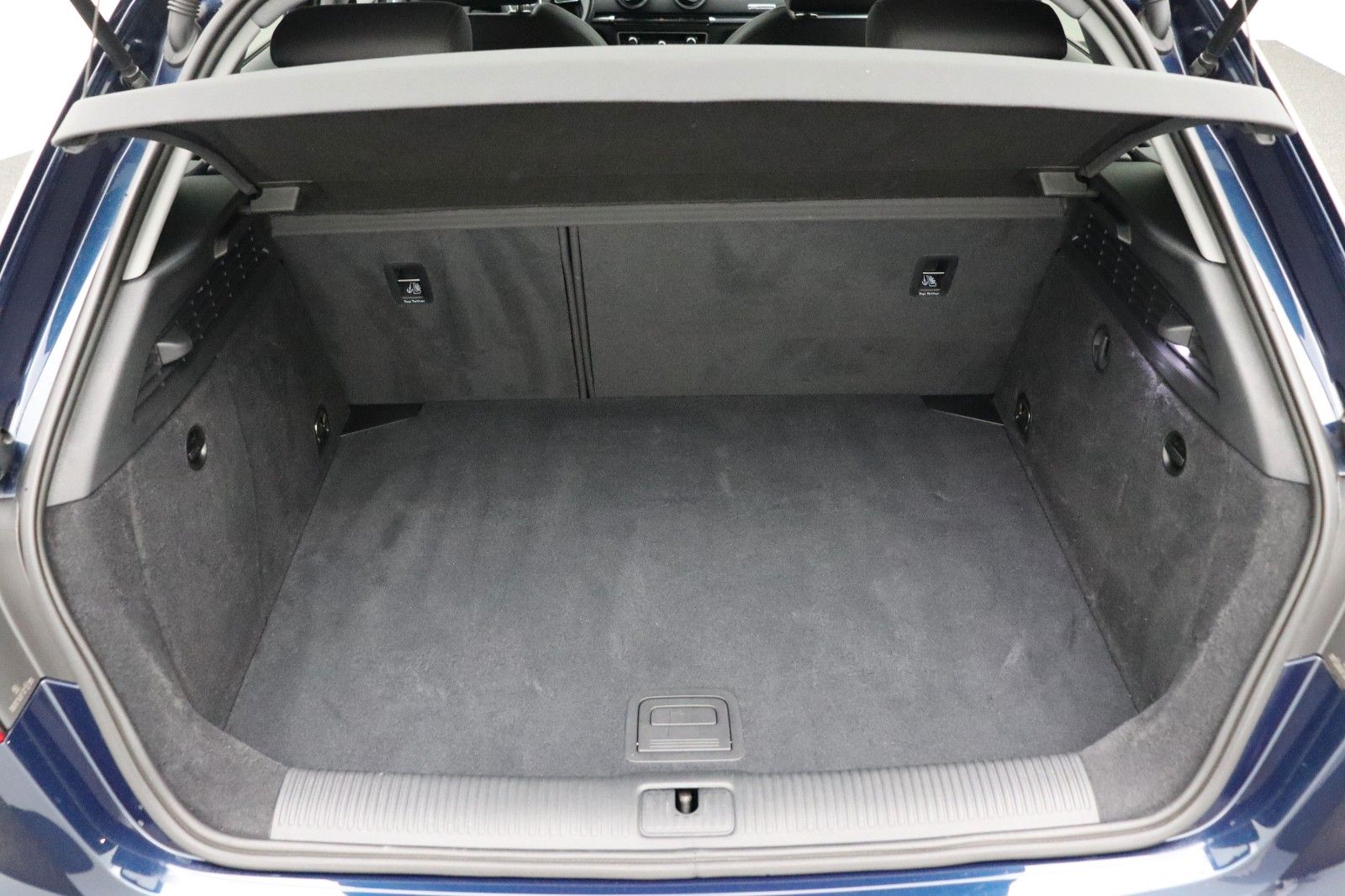 Fahrzeugabbildung Audi A3 Sportback 30 TDI sport Navi LED Sound-System