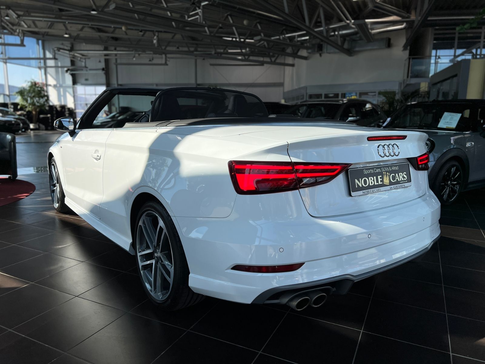Fahrzeugabbildung Audi A3 Cabriolet S line sport LED NAV SHZ PDC 18"