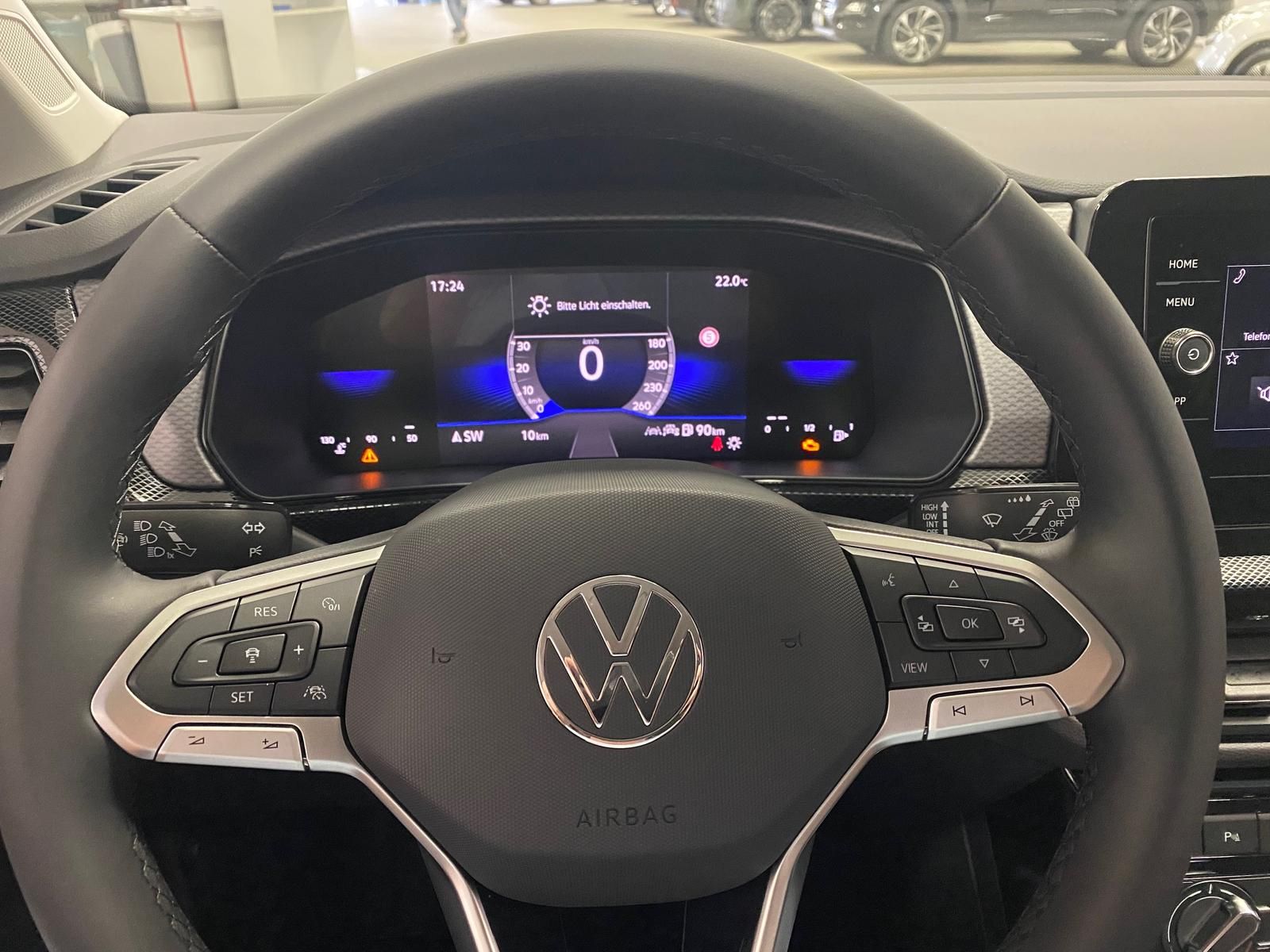 Fahrzeugabbildung Volkswagen T-Cross 1.0 TSI Life+APP+ACC+TOTWINKEL+KAMERA+++