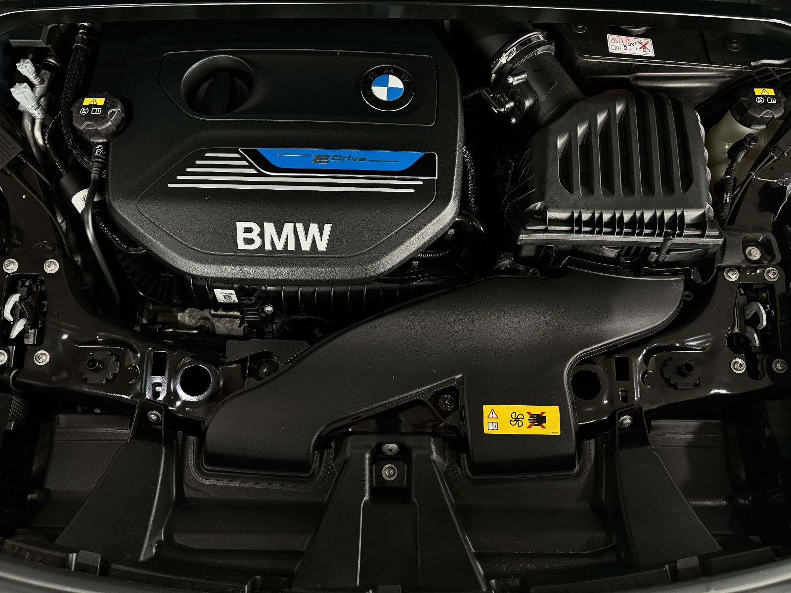Fahrzeugabbildung BMW X1xD25e M Sport Kamera Panoram H/K HUD DAB Navi+