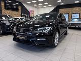 Seat Leon FR/Voll Digital/LED/Pano - Seat Leon mit Benzin-Antrieb: Kleinwagen, Automatik