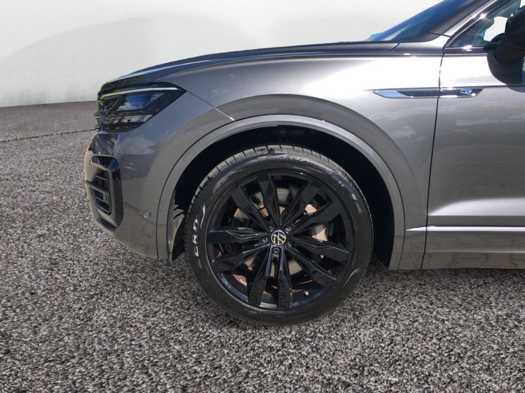 Fahrzeugabbildung Volkswagen Touareg 3.0 V6 e-Hybrid 4Motion Aut. R Pano Luft