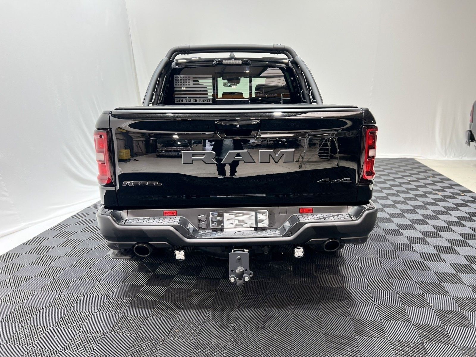 Fahrzeugabbildung Dodge RAM 1500 Rebel Night Premium 3.0L MY25 RTR Umbau