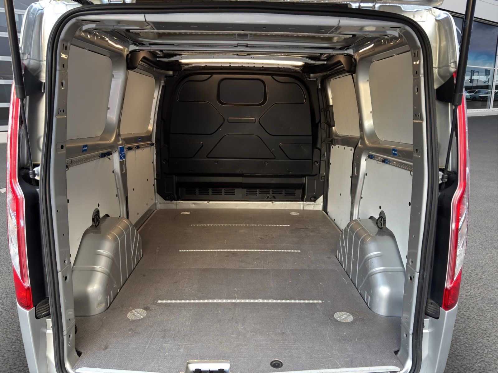 Fahrzeugabbildung Ford Transit Custom 2.0 TDCi 280 L1 Trend