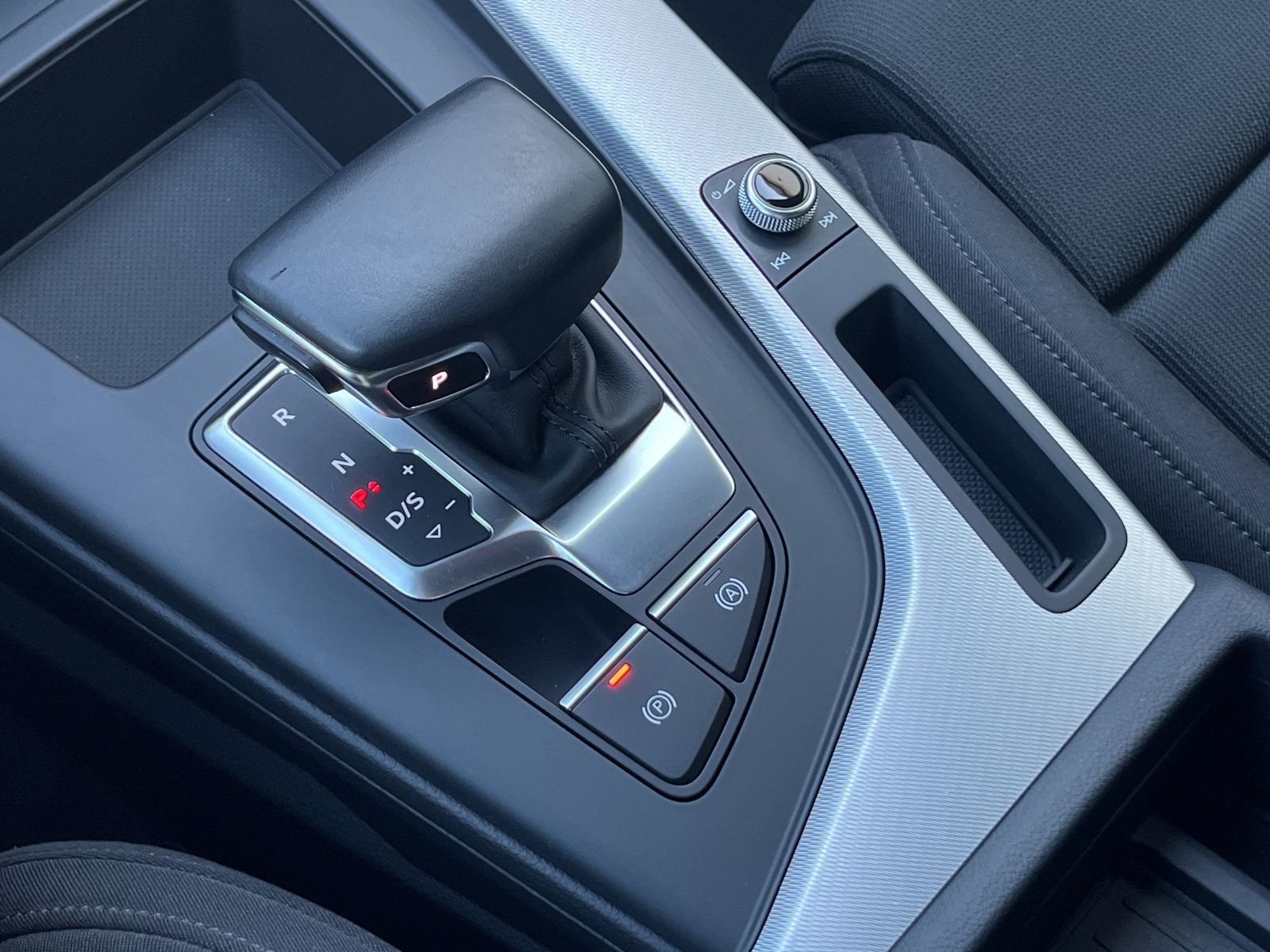 Fahrzeugabbildung Audi A5 **45 TFSI QUATTRO*SHZ*KAMERA**