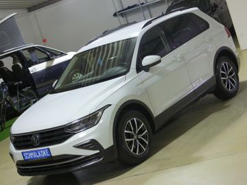 Volkswagen Tiguan - 2